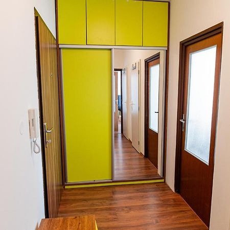 Room 1 Km From Center Братислава Екстериор снимка