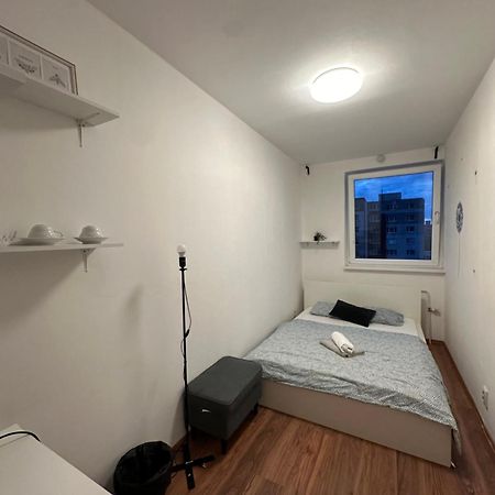 Room 1 Km From Center Братислава Екстериор снимка