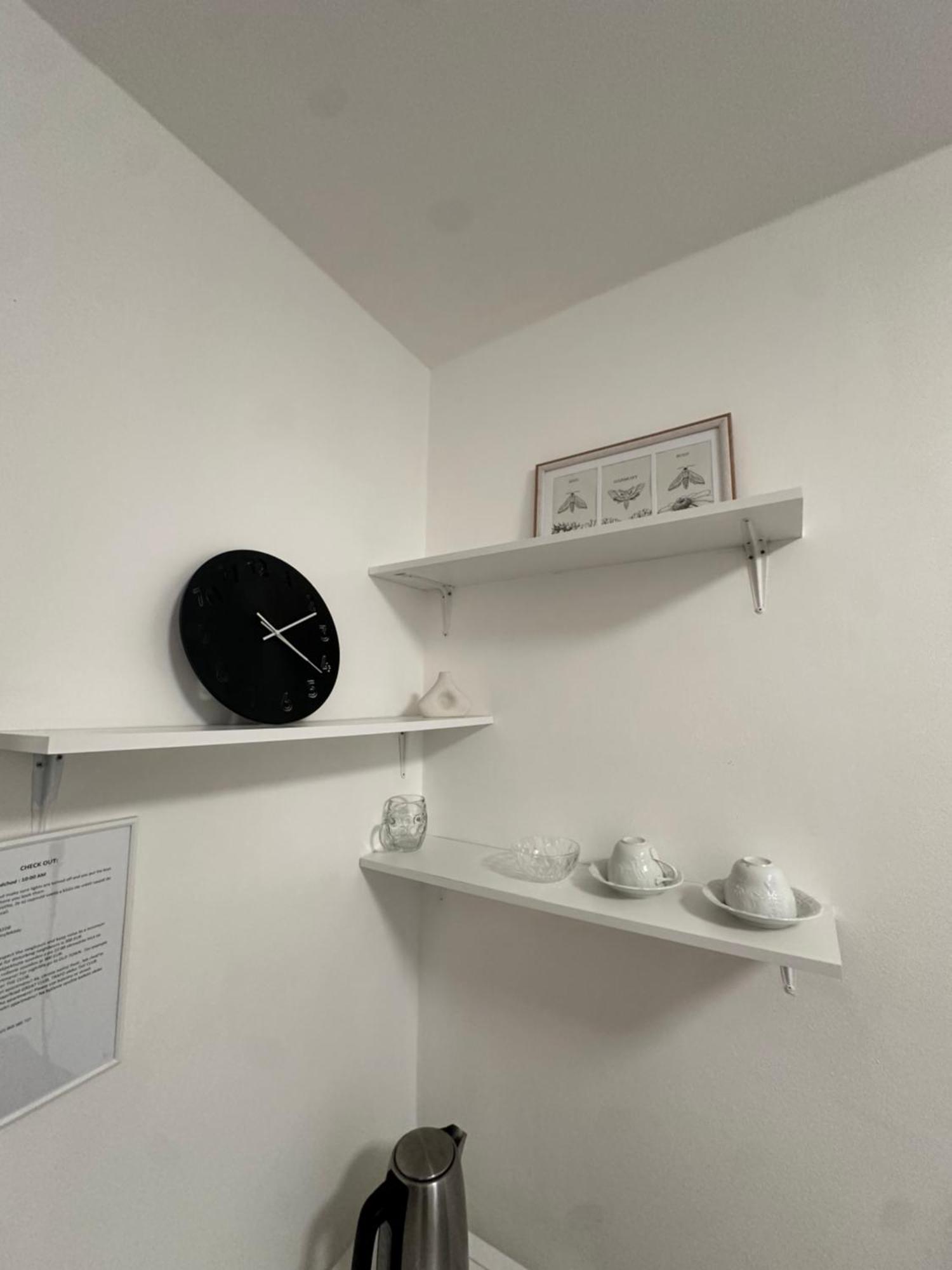 Room 1 Km From Center Братислава Екстериор снимка